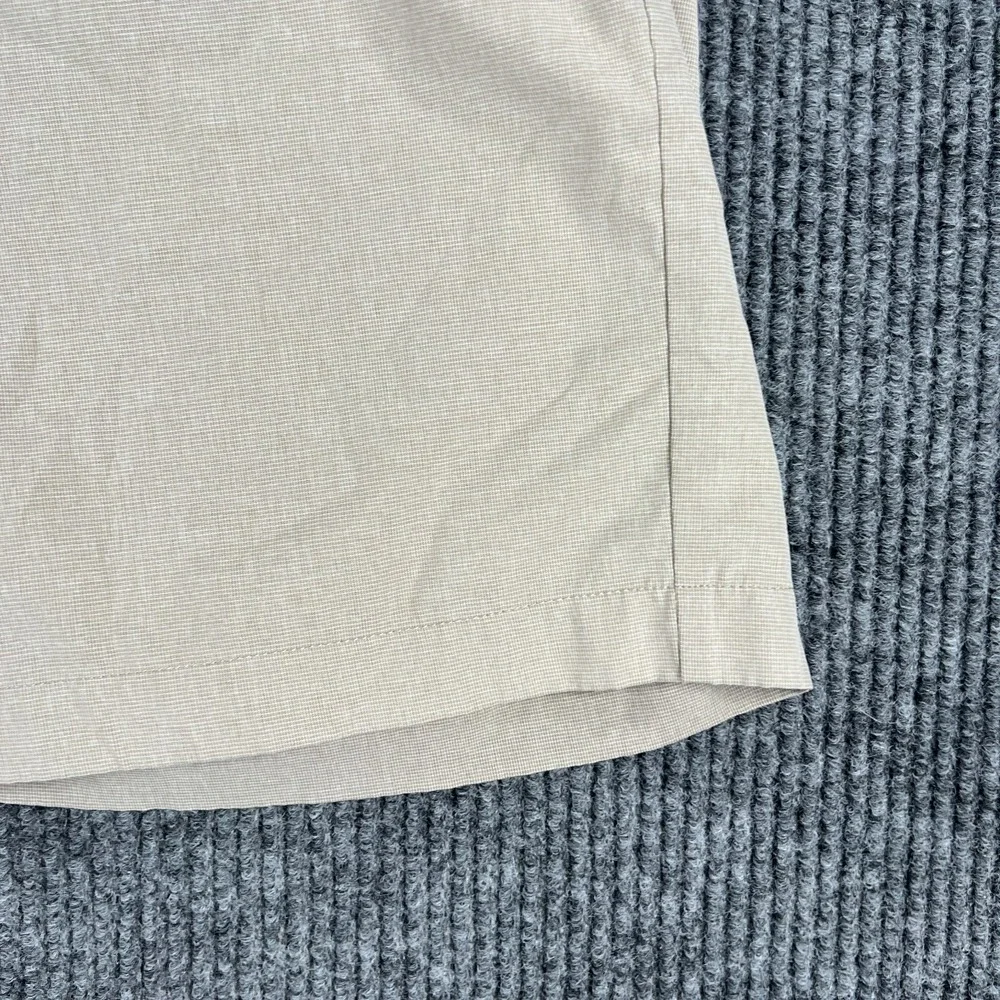 Travis Mathew Shorts Mens Size 36 Beige Chino Golf‎ Outdoor Casual 10